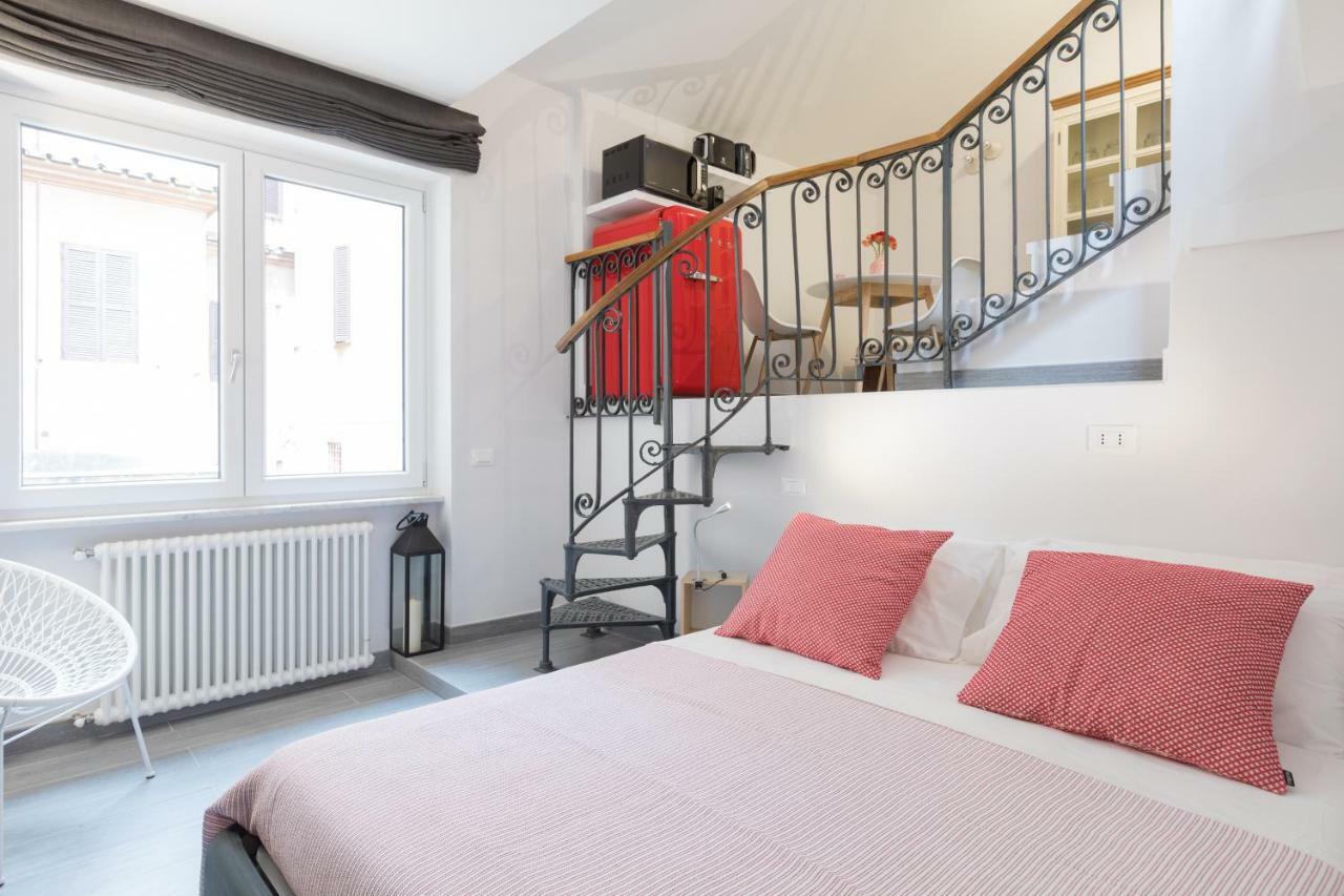 Quiet Pied A Terre With Terrace In Borgo Pio Apartment Rome Exterior photo